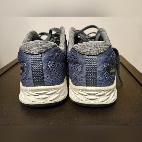 New Balance Fresh foam sneakers size 6 like new worn 1x - Picture 3 of 6